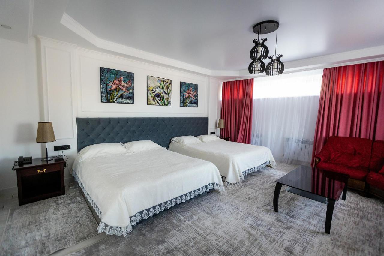 Metelitsa Hotel كاراغاندي المظهر الخارجي الصورة