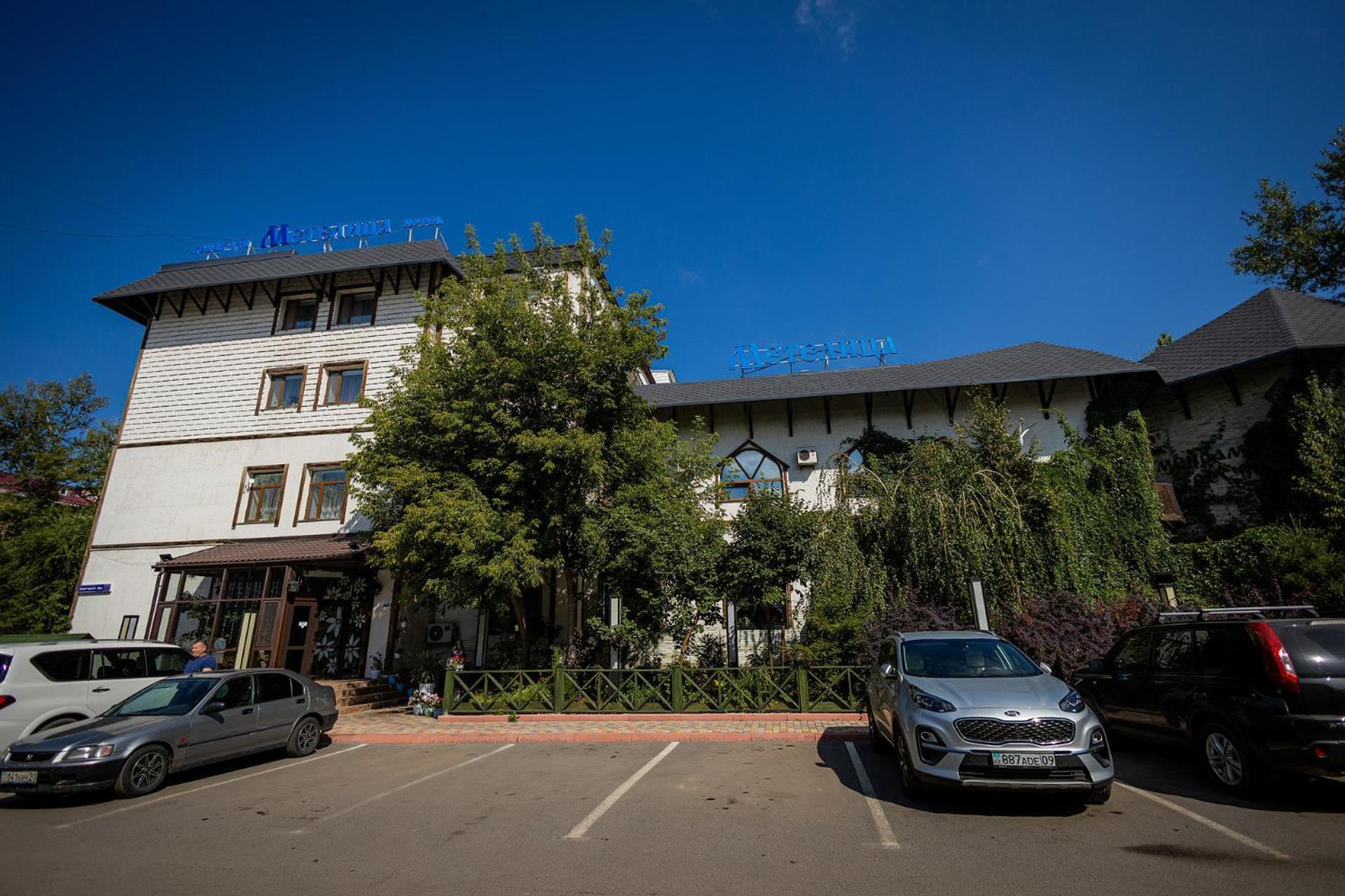 Metelitsa Hotel كاراغاندي المظهر الخارجي الصورة